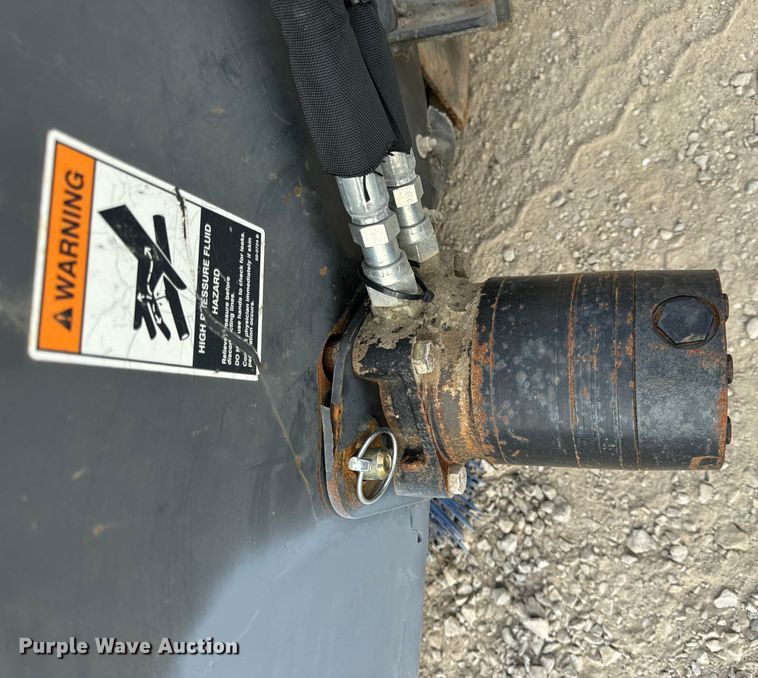 image for item EH6967 2019 Case 51469715 skid steer broom