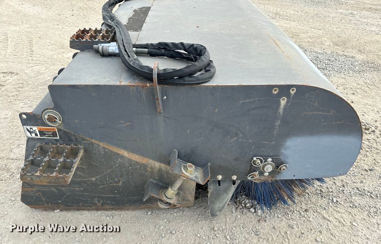image for item EH6967 2019 Case 51469715 skid steer broom