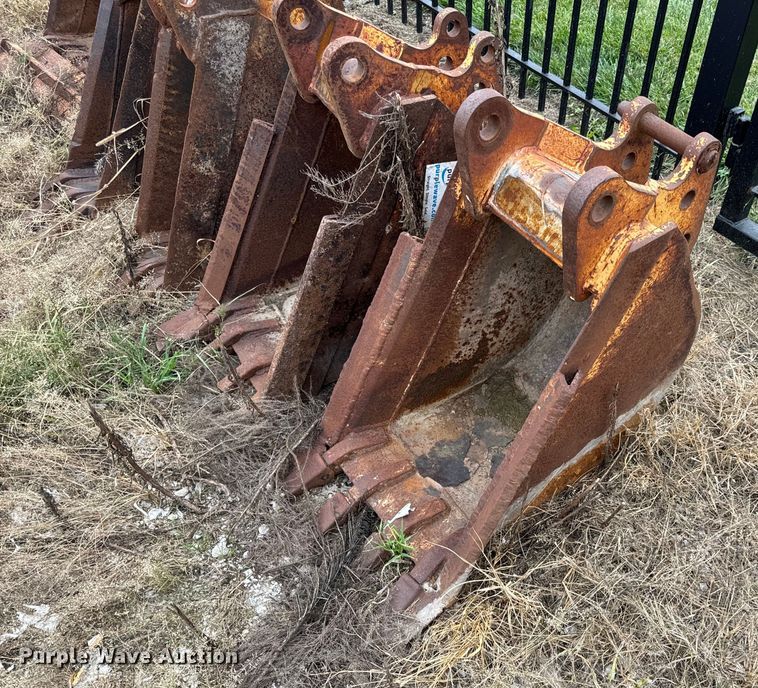 image for item EH6968 (5) backhoe buckets