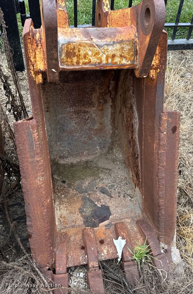 image for item EH6968 (5) backhoe buckets