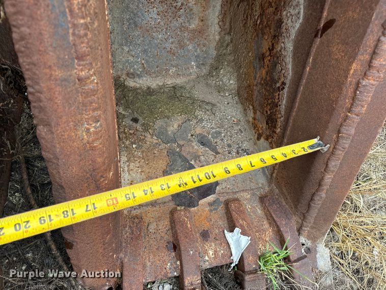 image for item EH6968 (5) backhoe buckets