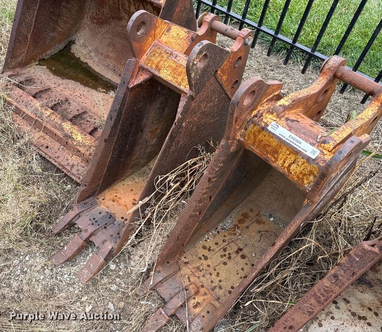 image for item EH6968 (5) backhoe buckets