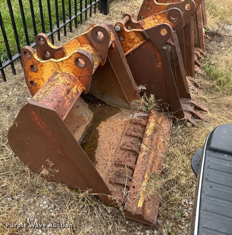 image for item EH6968 (5) backhoe buckets