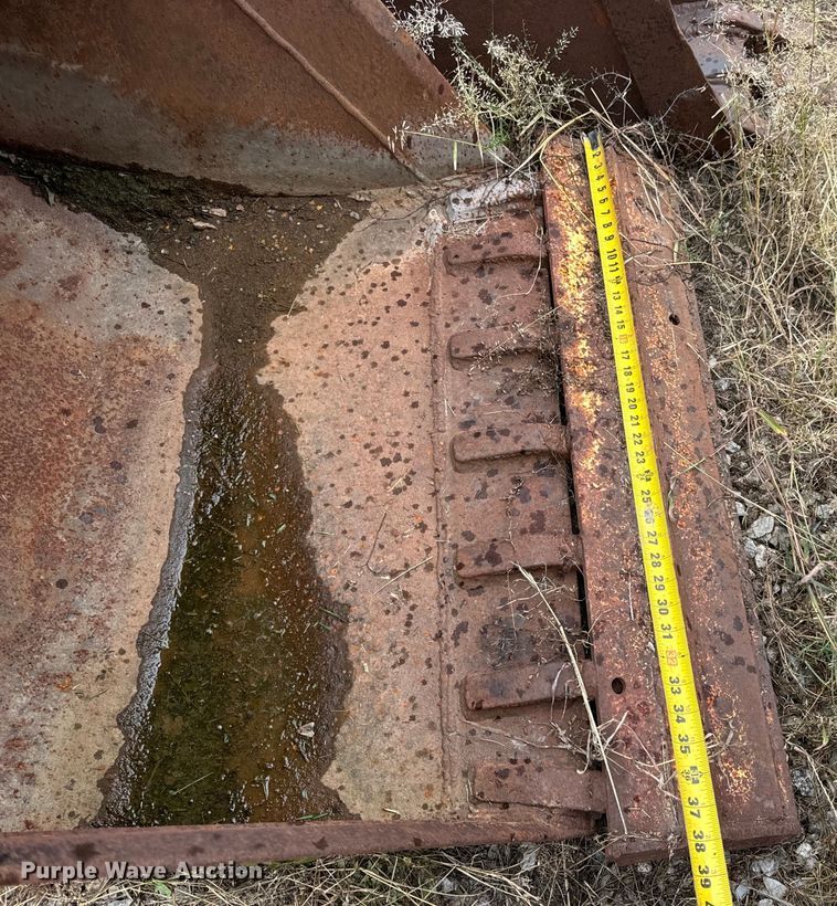 image for item EH6968 (5) backhoe buckets