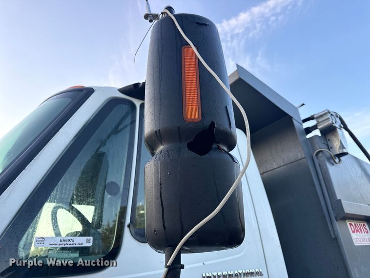 image for item EH6975 2005 International  8600 dump truck