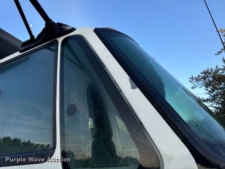 image for item EH6975 2005 International  8600 dump truck