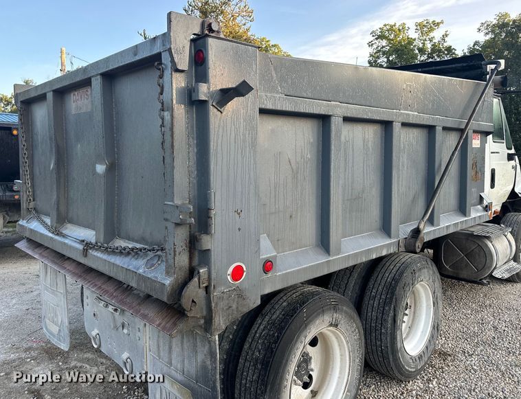 image for item EH6975 2005 International  8600 dump truck
