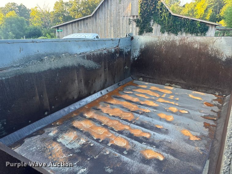 image for item EH6975 2005 International  8600 dump truck