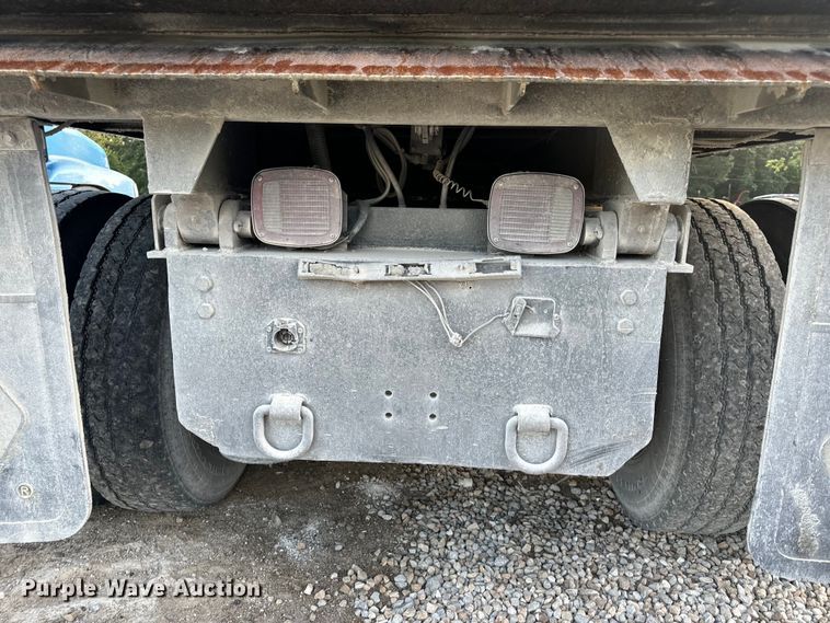 image for item EH6975 2005 International  8600 dump truck