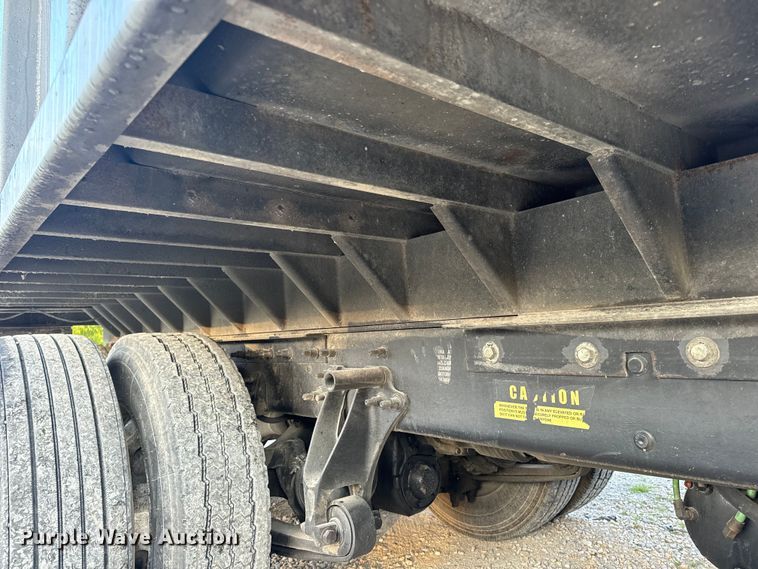 image for item EH6975 2005 International  8600 dump truck