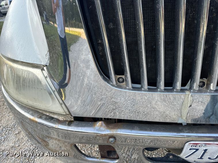 image for item EH6975 2005 International  8600 dump truck