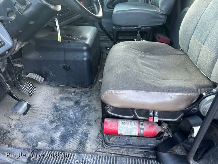 image for item EH6975 2005 International  8600 dump truck