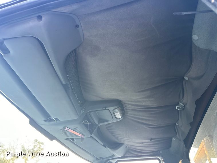 image for item EH6975 2005 International  8600 dump truck