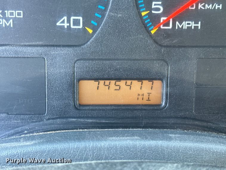 image for item EH6975 2005 International  8600 dump truck