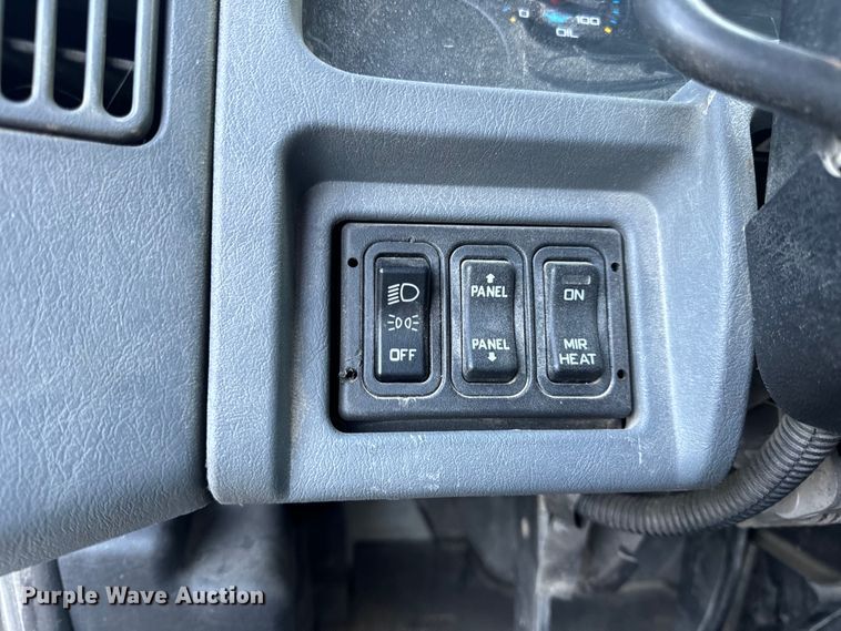 image for item EH6975 2005 International  8600 dump truck