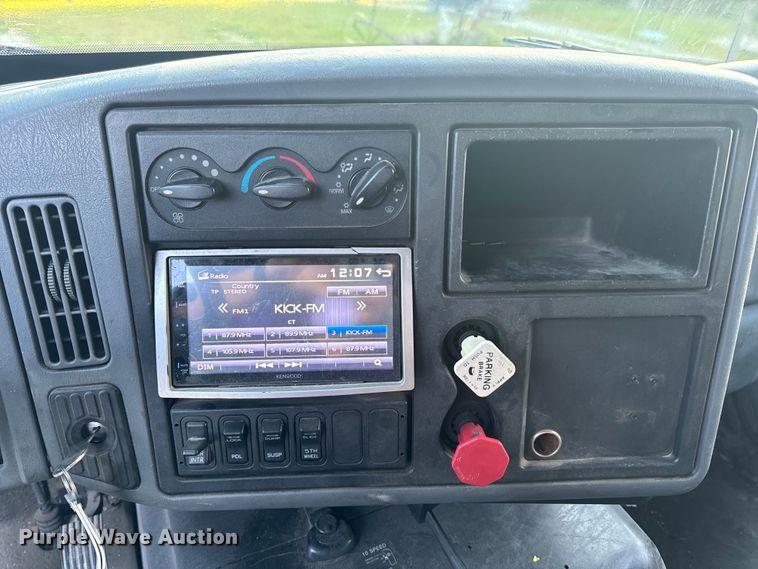 image for item EH6975 2005 International  8600 dump truck