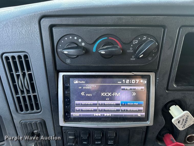 image for item EH6975 2005 International  8600 dump truck