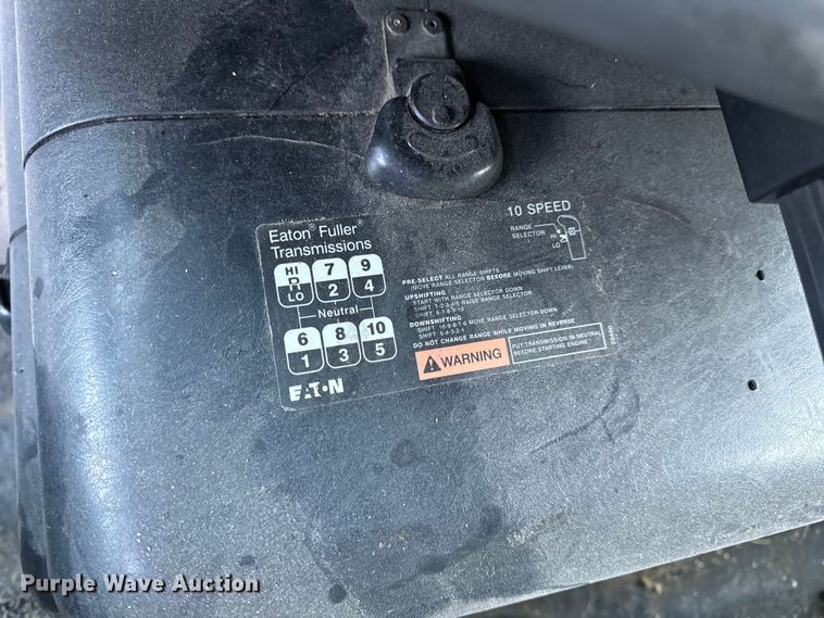 image for item EH6975 2005 International  8600 dump truck