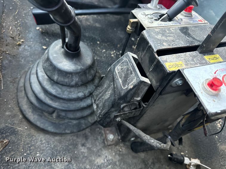 image for item EH6975 2005 International  8600 dump truck