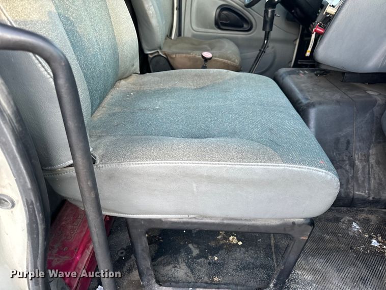 image for item EH6975 2005 International  8600 dump truck