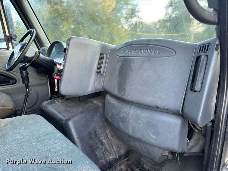 image for item EH6975 2005 International  8600 dump truck