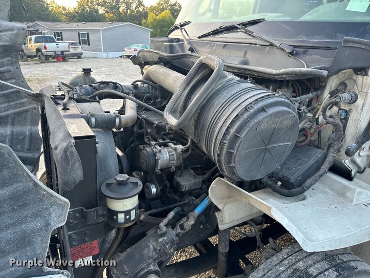 image for item EH6975 2005 International  8600 dump truck