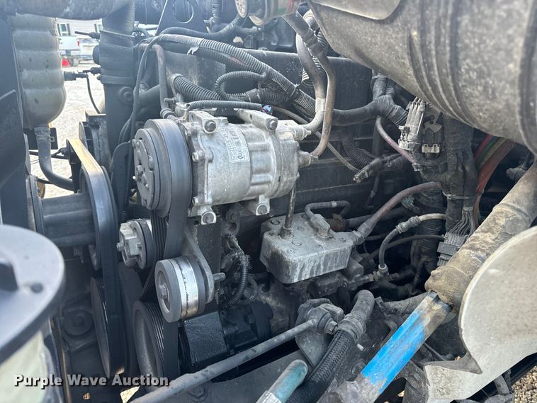 image for item EH6975 2005 International  8600 dump truck