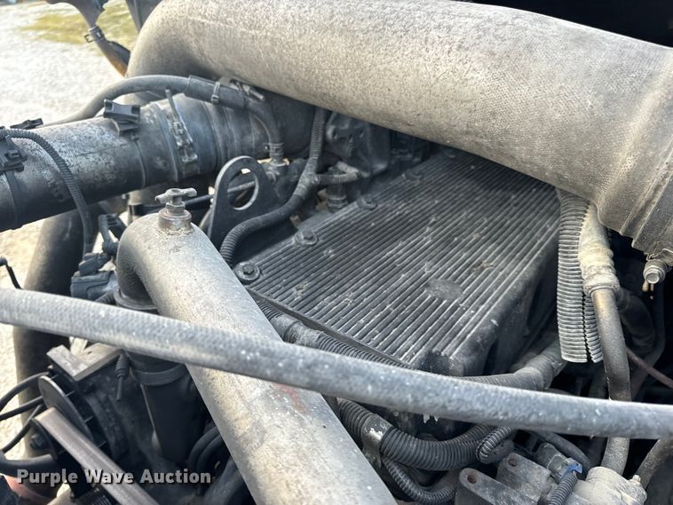 image for item EH6975 2005 International  8600 dump truck