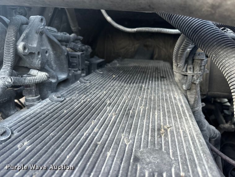 image for item EH6975 2005 International  8600 dump truck