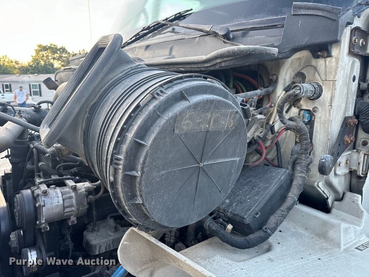 image for item EH6975 2005 International  8600 dump truck