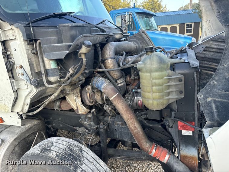 image for item EH6975 2005 International  8600 dump truck