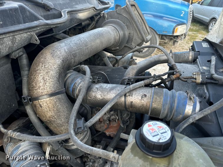 image for item EH6975 2005 International  8600 dump truck