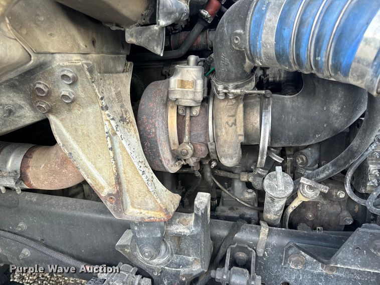 image for item EH6975 2005 International  8600 dump truck