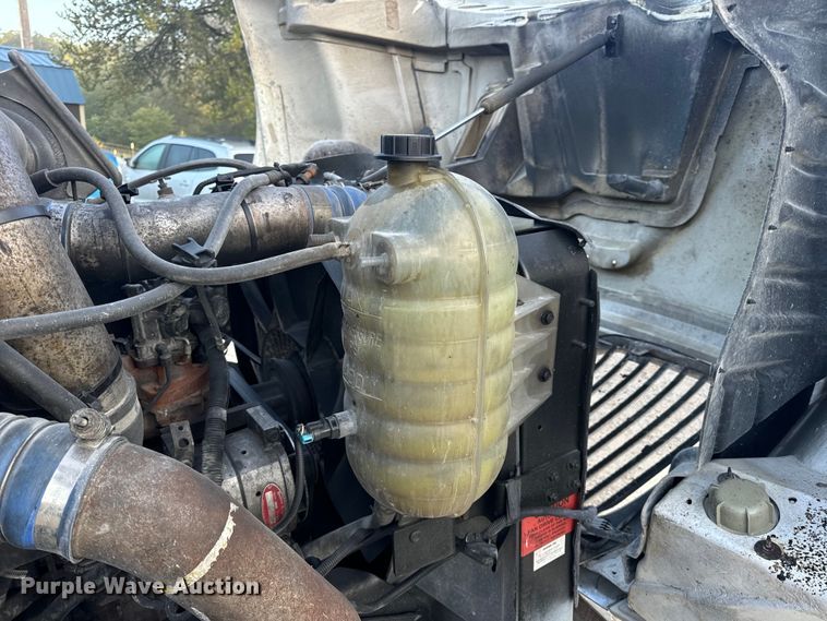 image for item EH6975 2005 International  8600 dump truck