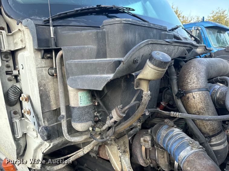 image for item EH6975 2005 International  8600 dump truck