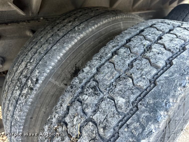 image for item EH6975 2005 International  8600 dump truck