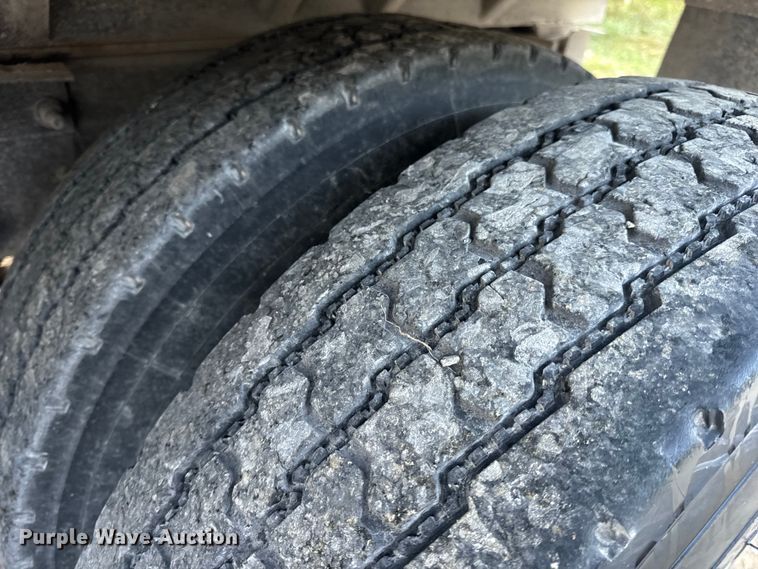 image for item EH6975 2005 International  8600 dump truck