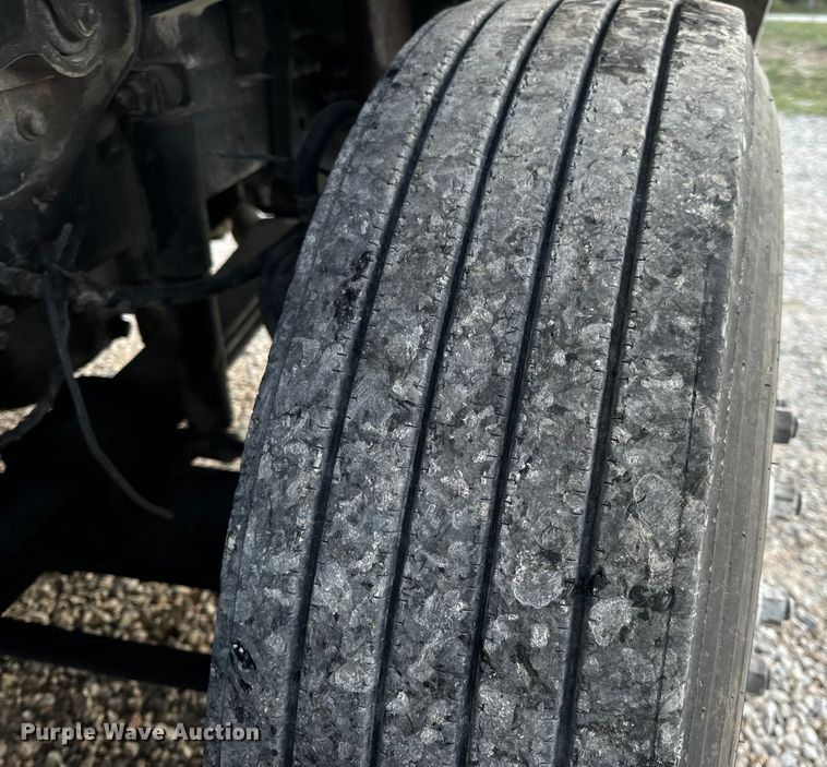 image for item EH6975 2005 International  8600 dump truck