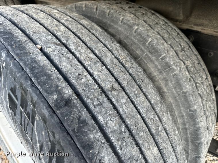 image for item EH6975 2005 International  8600 dump truck