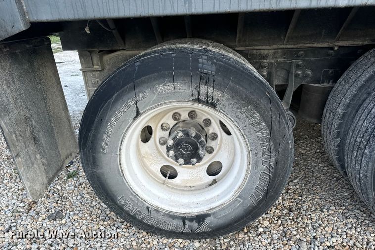 image for item EH6975 2005 International  8600 dump truck