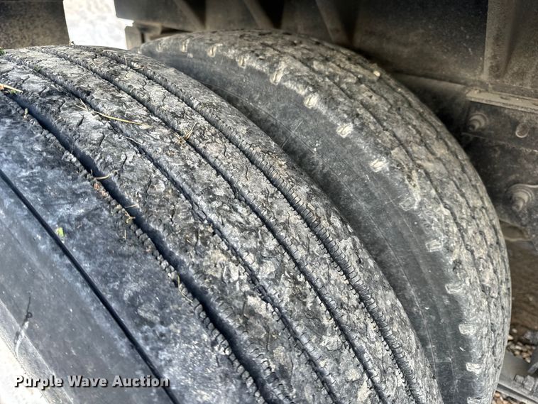 image for item EH6975 2005 International  8600 dump truck