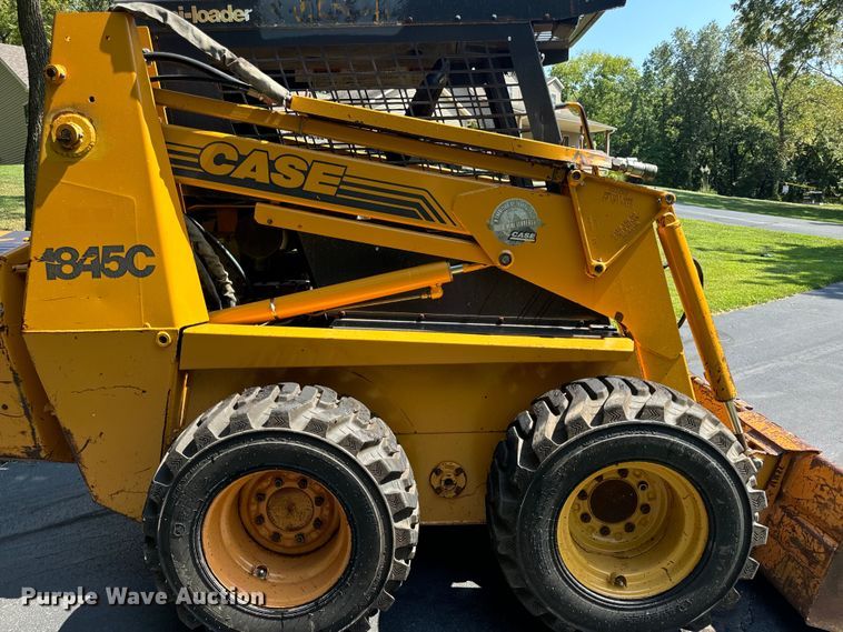 image for item EH6977 1998 Case 1845C skid steer loader