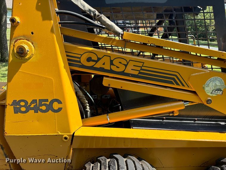 image for item EH6977 1998 Case 1845C skid steer loader