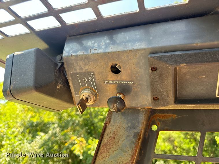 image for item EH6977 1998 Case 1845C skid steer loader