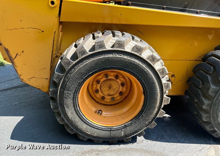 image for item EH6977 1998 Case 1845C skid steer loader