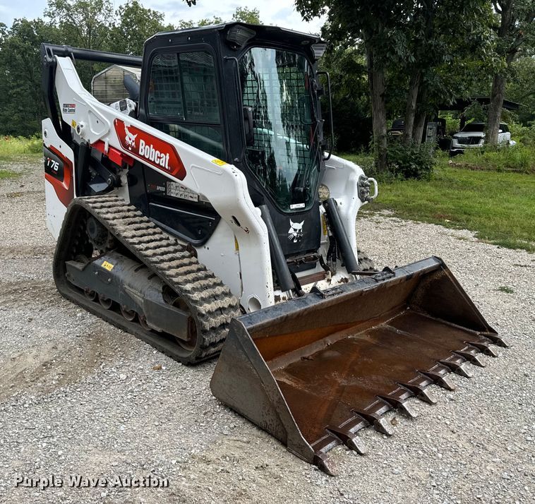image for item EH6980 2022 Bobcat T76 R-Series tracked skid steer loader