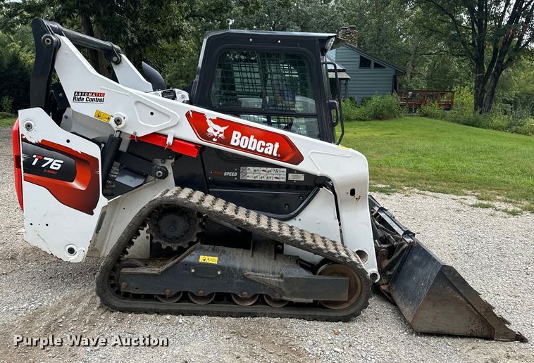 image for item EH6980 2022 Bobcat T76 R-Series tracked skid steer loader