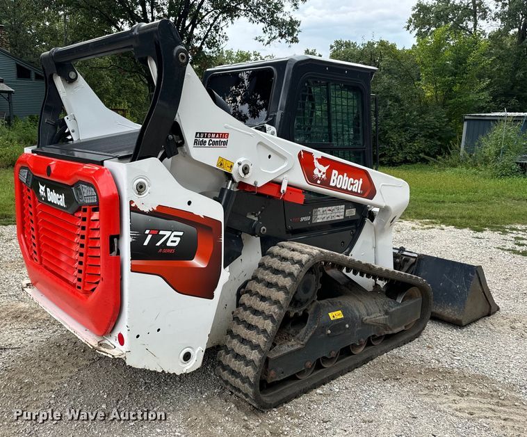 image for item EH6980 2022 Bobcat T76 R-Series tracked skid steer loader