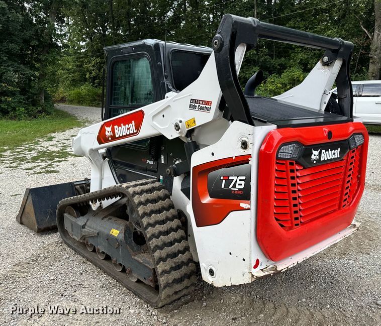 image for item EH6980 2022 Bobcat T76 R-Series tracked skid steer loader