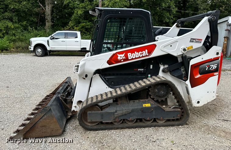 image for item EH6980 2022 Bobcat T76 R-Series tracked skid steer loader